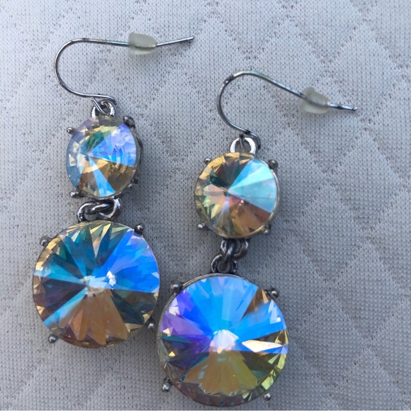 Beautiful drop lightweight earrings with big sparkle ✨ - Picture 6 of 14